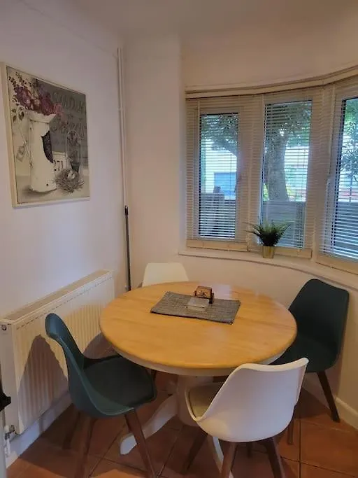 Holiday home Peaceful Bungalow Easy Access Southampton United Kingdom